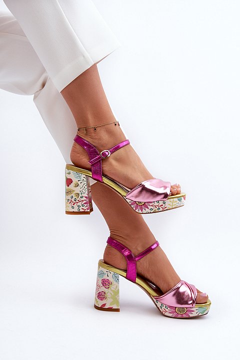 Colored sandals with heels
