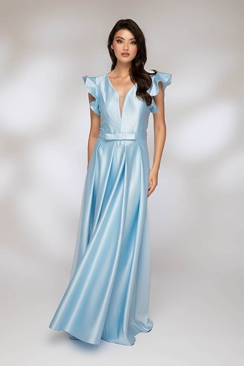 Long dress with ruffles