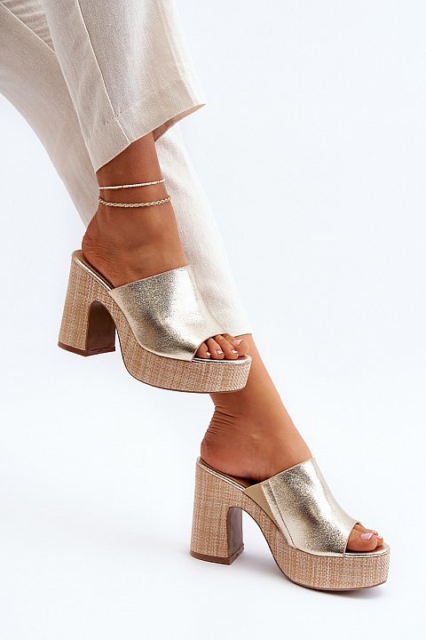 Slipper sandals with heels