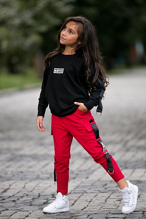 Traje deportivo rojo para niña con parches blancos - Le Aste di Sohà