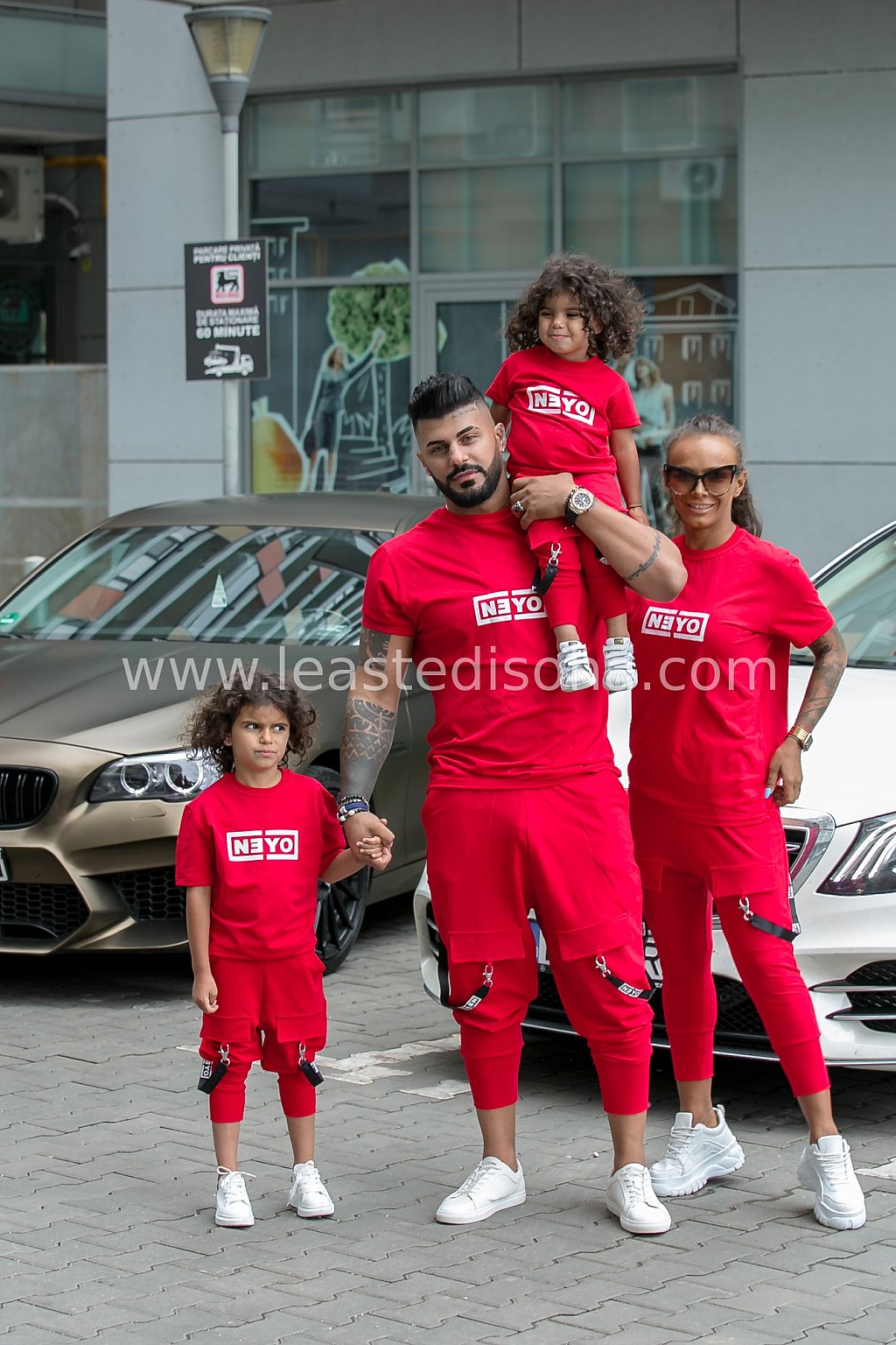 Traje deportivo rojo para niña con parches blancos - Le Aste di Sohà